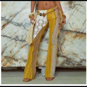 ❌SOLD❌Woman knit crochet low rise bootcut pants  in two sizes Xs